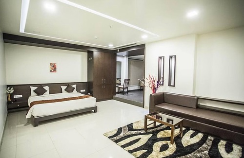 Anekal Hotel | Clover A Rivido Hotel Jigani