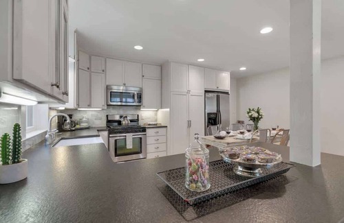Fredericksburg Casa | Clover Haus 2 Blks to Main St With Pool and Spa!