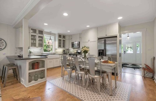Fredericksburg Casa | Clover Haus 2 Blks to Main St With Pool and Spa!