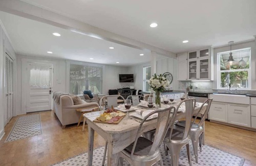 Fredericksburg Casa | Clover Haus 2 Blks to Main St With Pool and Spa!
