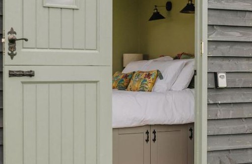 Snettisham Otro | Clover Hut - Snettisham Meadows