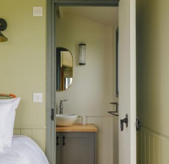 Snettisham Otro | Clover Hut - Snettisham Meadows