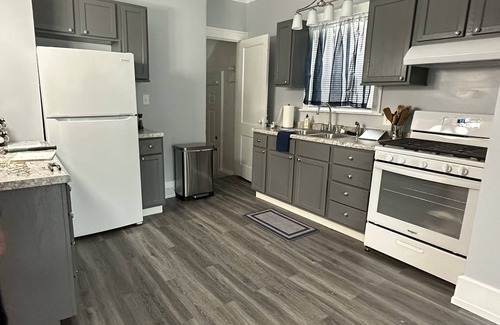 Northeast South Bend Casa | Clover Manor - Walk to ND!