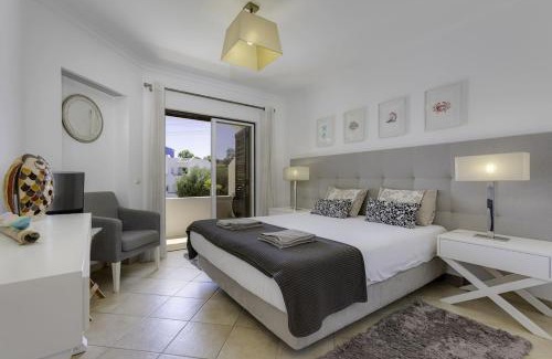 Alpouvar Apartamento | CLUB ALBUFEIRA - 2 bedroom apartment, air conditioning and swimming pools
