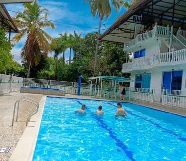 Carmen de Apicala Hotel | Club Campestre El Rubí