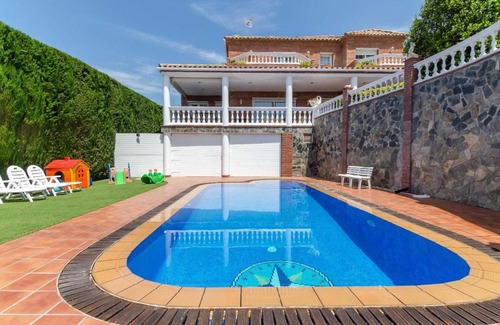 Lloret de Mar Villa | Club Villamar - Champagne