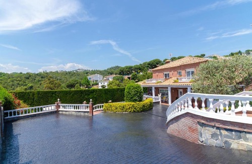 Lloret de Mar Villa | Club Villamar - Champagne