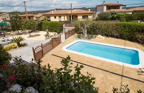 Llagostera Villa | Club Villamar - Preciosa villa con magnífico exterior y piscina privada, situada en una zona tran...