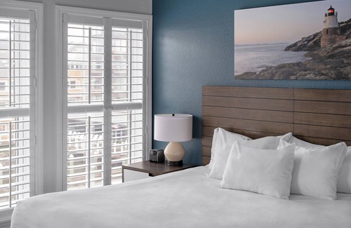 Yachting Village Hotel | Club Wyndham Newport Onshore
