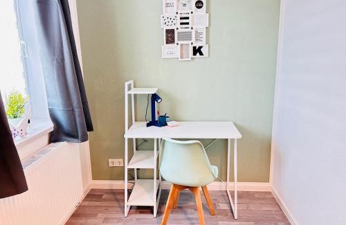 Leinefelde-Worbis Apartamento | Clubhaus 6 - geräumige Ferienwohnung mit 4 Schlafzimmern & 2 Bädern
