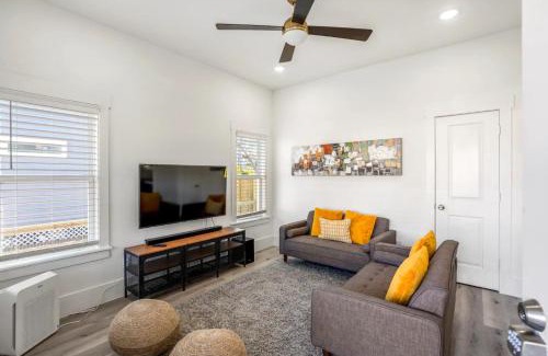 Greater East End Casa | Clutch City Super-Luxe at East Downtown