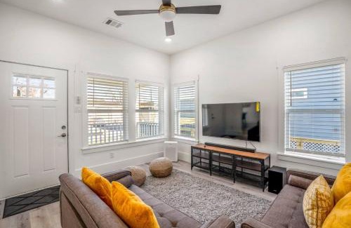 Greater East End Casa | Clutch City Super-Luxe at East Downtown