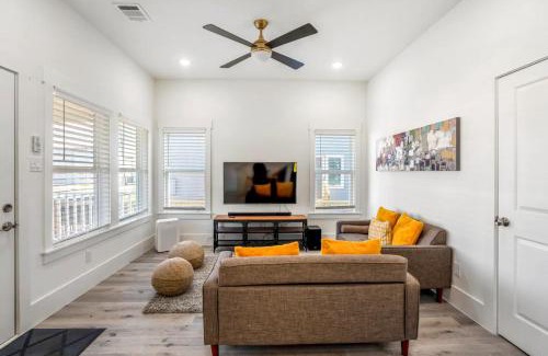 Greater East End Casa | Clutch City Super-Luxe at East Downtown