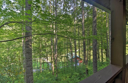 Clyde Cabina | ¡NUEVO! Clyde Cabin w / Porch - Mins to Smoky Mountains