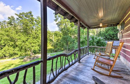 Clyde Apartamento | Clyde Papa Bear Cabin, Near Smoky Mountains!