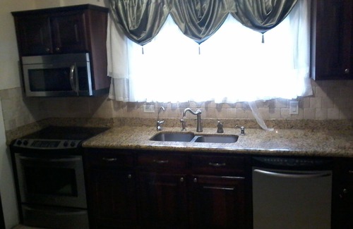 San Pablo de Heredia Casa | CntralVally Ver TwnHouse 3bd / 2. 5bth, aire acondicionado central y agua caliente a la Universidad de UNA