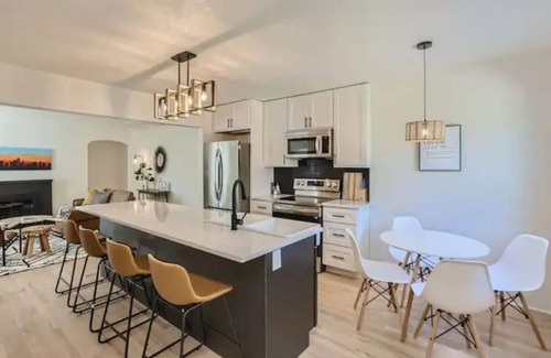 Barths Casa | CO Home base! Easy to the Mountains & Denver!