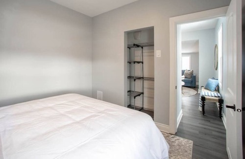 Melrose Park Casa | Coach House | Free parking | 15-Min from Chicago