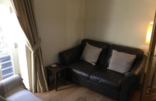 Armagh Apartamento | Coach house