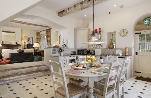 Hawling Casa | Coach House Hawling