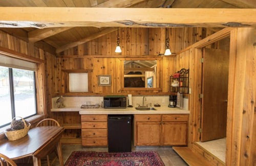 Darby Cabina | Coal Creek Mountain Lodge PREMIER mountain lodge with beautiful scenic views!