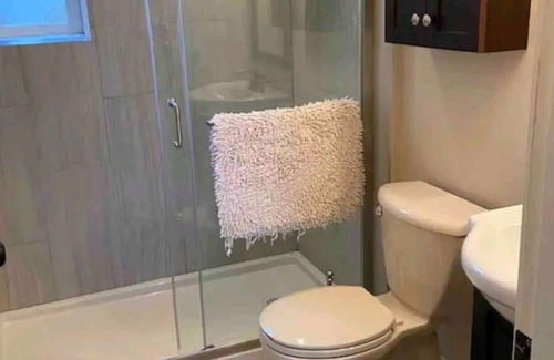 Coal Harbour Cabaña | Coal Harbour Ocean Front Cottage
