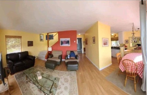 Coal Harbour Cabaña | Coal Harbour Ocean Front Cottage