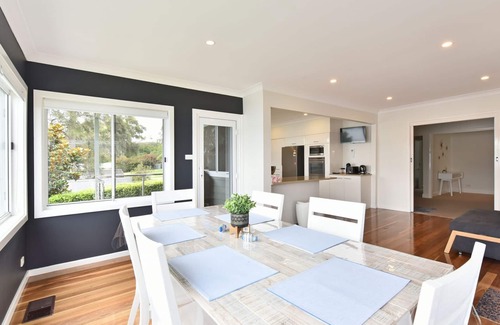 Coal Point Casa | Coal Point Absolute Water Waterfront
