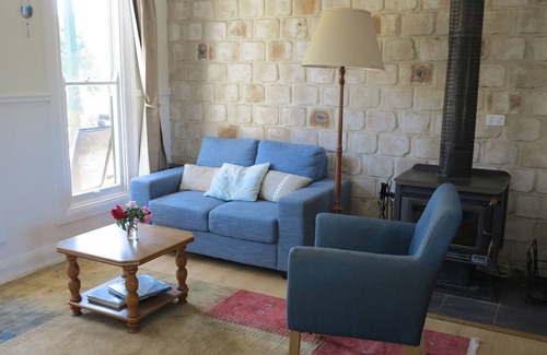 Bald Hills Casa | Coast and Country Getaway - peaceful and lush and only 10 minutes from the beach