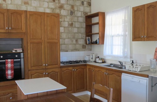 Bald Hills Casa | Coast and Country Getaway - peaceful and lush and only 10 minutes from the beach