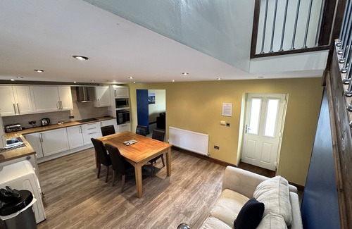 Buckton Cabaña | Coast Cottage - a very spacious, dog friendly, cottage for 4 guests