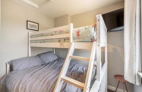 Spalding Casa | Coast Guard Cottage