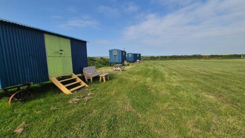 St Ishmaels Otro | Coast path camping
