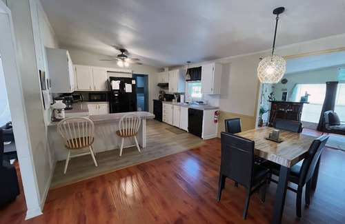 Carteret County Casa | "Coastah" RetreatnJET TUB/FIREPIT/GRILLnLG Fenced YARD nWalk to HADNOT Creek
