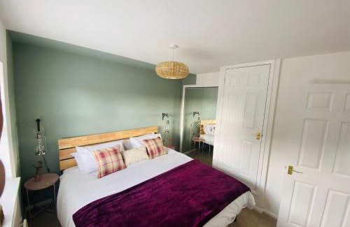 Eastbourne Casa | Coastal 2 bedroom maisonette with parking