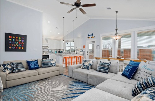 Galveston Casa | Coastal 3BR Retreat Sleeps 10 | Swing Deck, Tiki Bar, Grill & Fire Pit, Smart TVs & Pet-Friendly