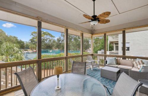 South Beach Casa | Coastal 4 BDR for 8 Walk to Beach