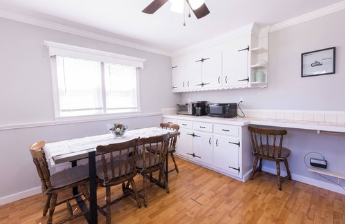 Devon Casa | Coastal 5BR Home in Milford CT – Family-Friendly, Stylish & Close to Beaches