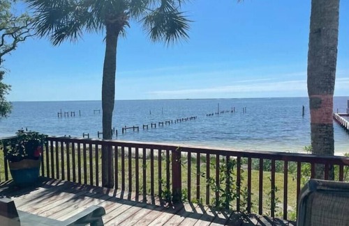 Carrabelle Casa | Coastal Adventures Waterfront!