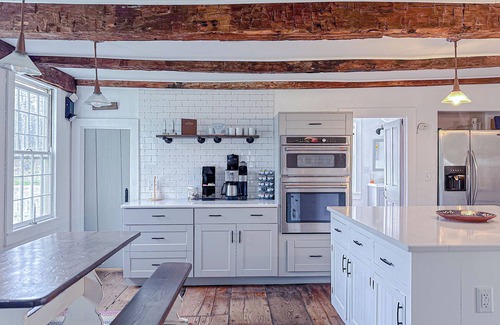 North Stonington Casa | Coastal Antique farmhouse