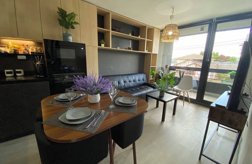 Puerto Varas Apartamento | Depto costero con vista al lago, piscina temperado y jacuzzi