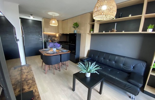 Puerto Varas Apartamento | Depto costero con vista al lago, piscina temperado y jacuzzi