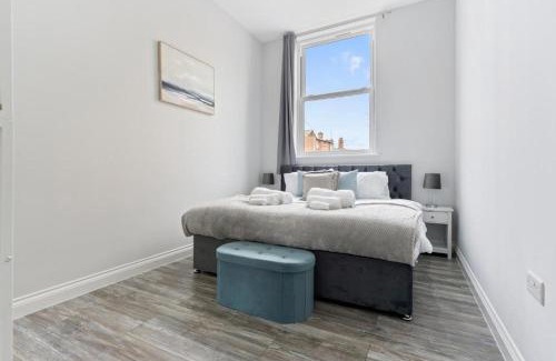 Harwich Apartamento | Coastal Apartment for Couples or Solo Travelers