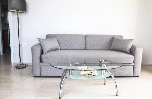 Paralia Porovitsis Apartamento | Coastal Apartment on the Pedestrian Road