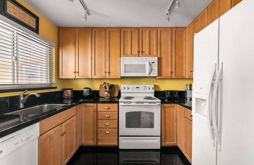 Bay Park Condominio | Coastal Bay Park Condo, 2 Blocks to Mission Bay