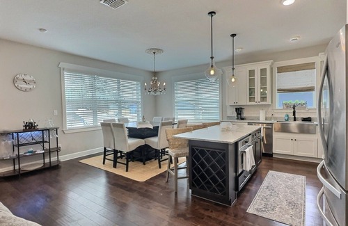 Port Tampa City Casa | Coastal Bay Retreat - Luxe Comfort Meets Seaside Charm
