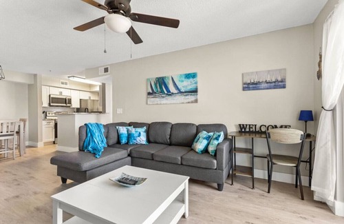 Indian Bayou Condominio | Coastal Beach Retreat | Pool, Gym & Balcony Views