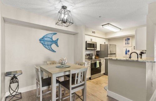 Indian Bayou Condominio | Coastal Beach Retreat | Pool, Gym & Balcony Views