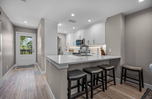 Boca Grande Condominio | Coastal BG North 82, a spacious 2-bed, 2-bath Boca Grande with stunning Gulf views