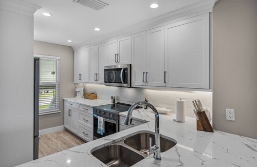Boca Grande Condominio | Coastal BG North 82, a spacious 2-bed, 2-bath Boca Grande with stunning Gulf views